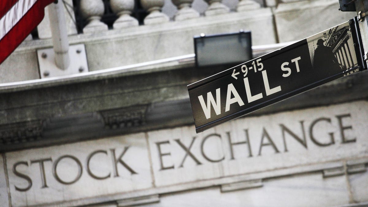 Wall Street stabilizes after Wednesday's sell-off