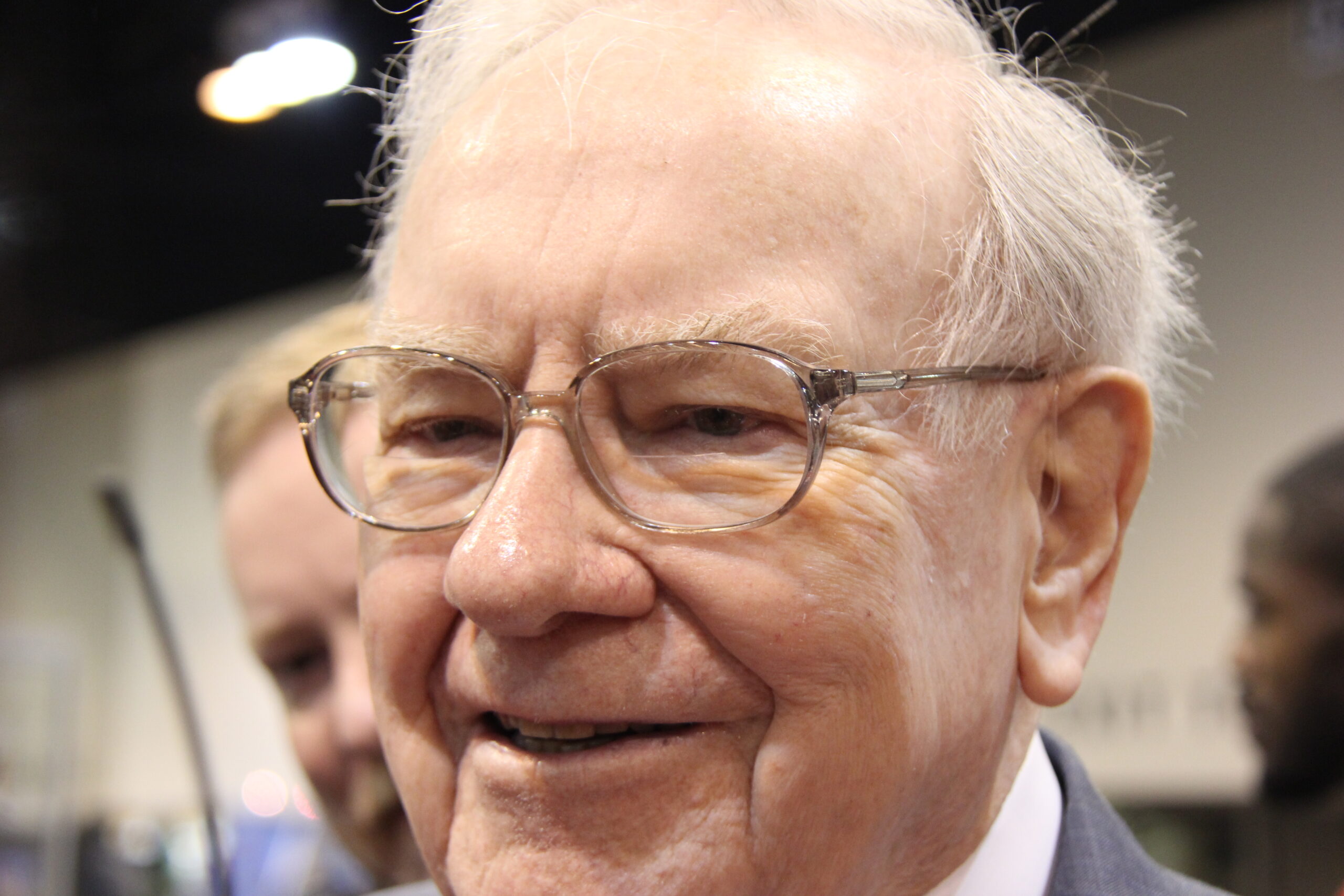 Want to Invest Like Warren Buffett — but on a Limited Budget — in 2025? Here’s 1 Buffett-Approved Asset to Add to Your Portfolio Now.